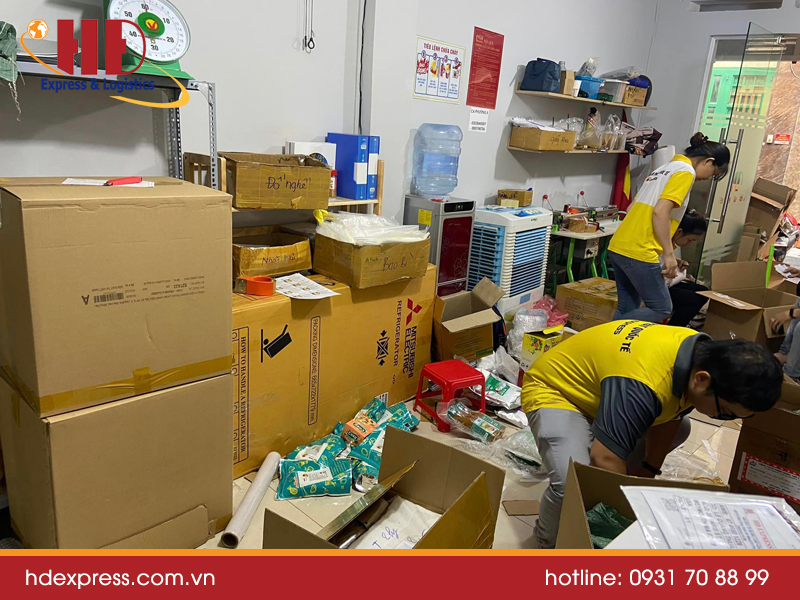 Công ty HĐ Express gửi hàng đi Canada