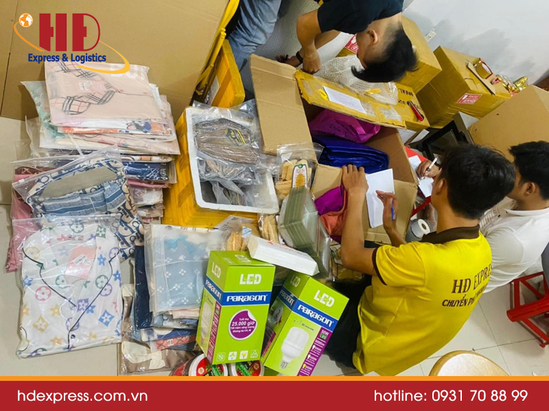 Công ty HĐ Express gửi hàng đi Canada