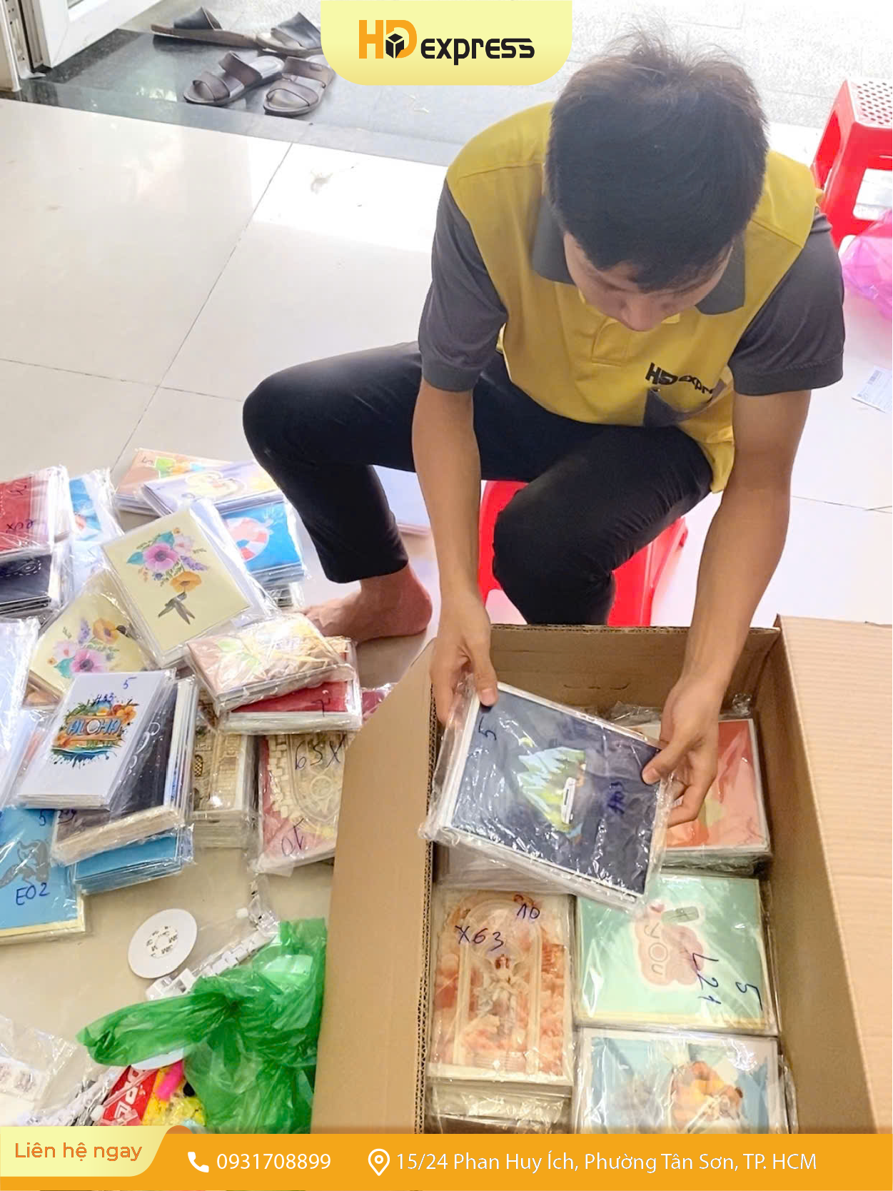 HD Express đóng gói thiệp đúng quy cách, đảm bảo an toàn